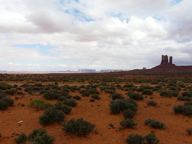 monument-valley-g6454f36a7_640.jpg